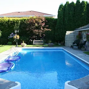 Bed & Breakfast The Stone Hedge