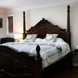 Bed & Breakfast Royalty